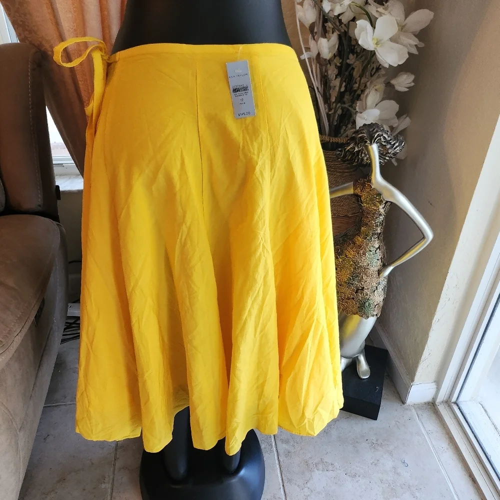 Ann Taylor wrapped skirt size 12P NEW